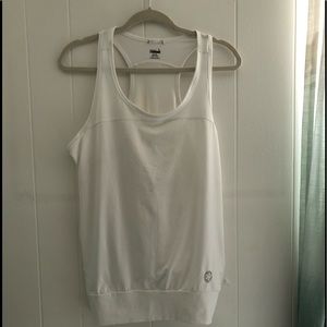 🌷Old Navy white razor back shirt